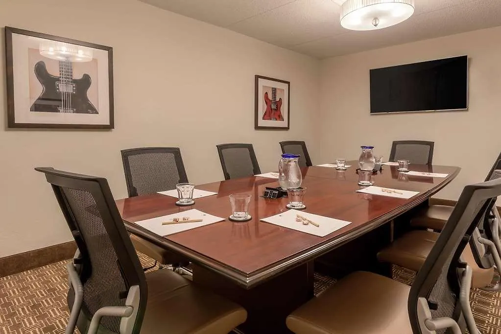 Doubletree Suites By Hilton Nashville Airport Hotel