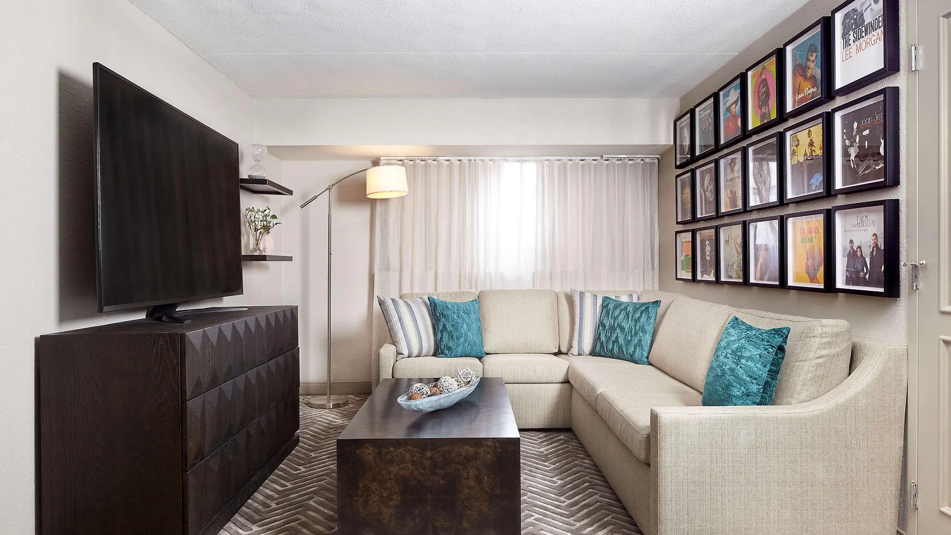 Doubletree Suites By Hilton Nashville Airport Hotel