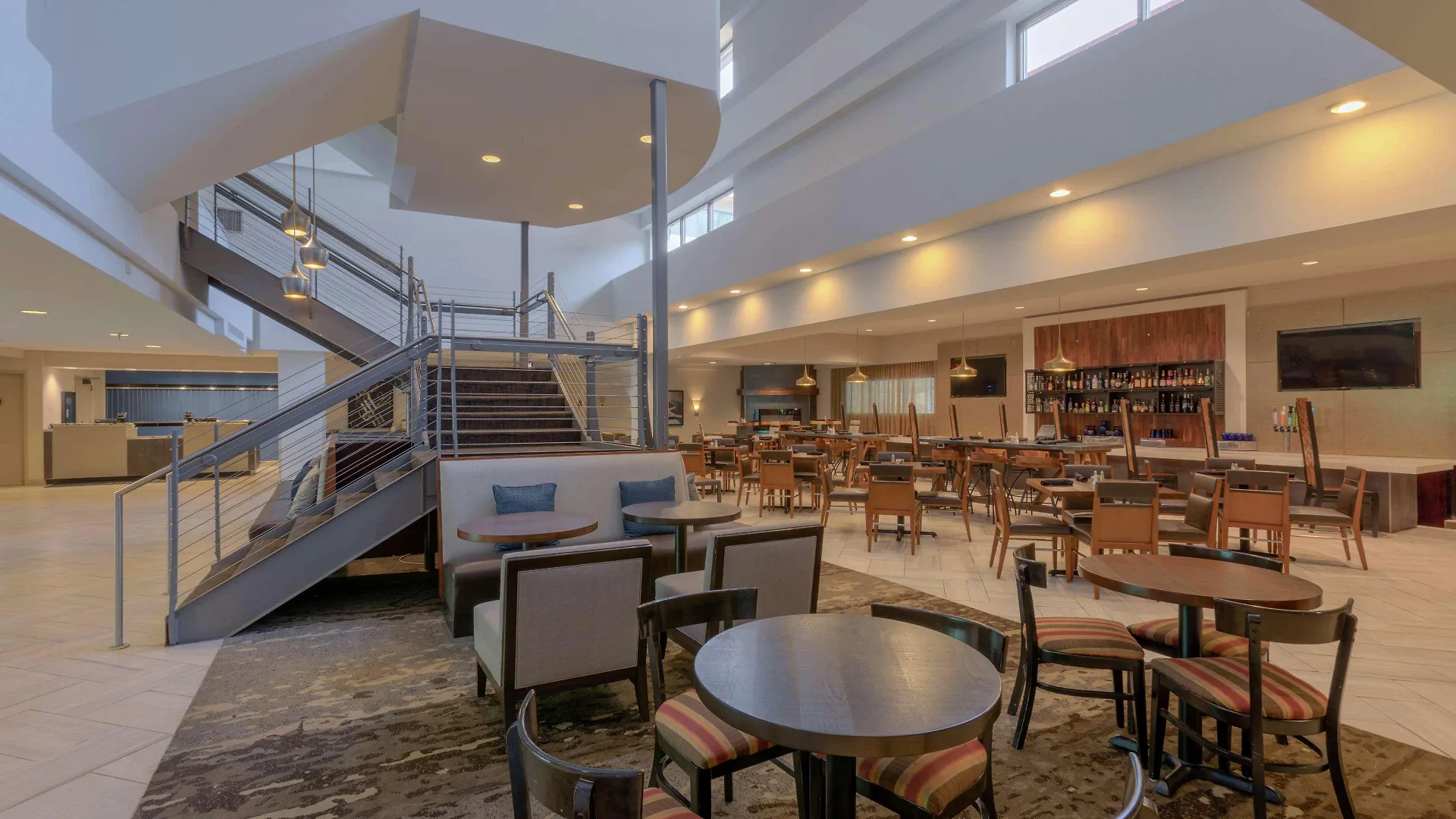 Hotel Doubletree Suites By Hilton Nashville Airport