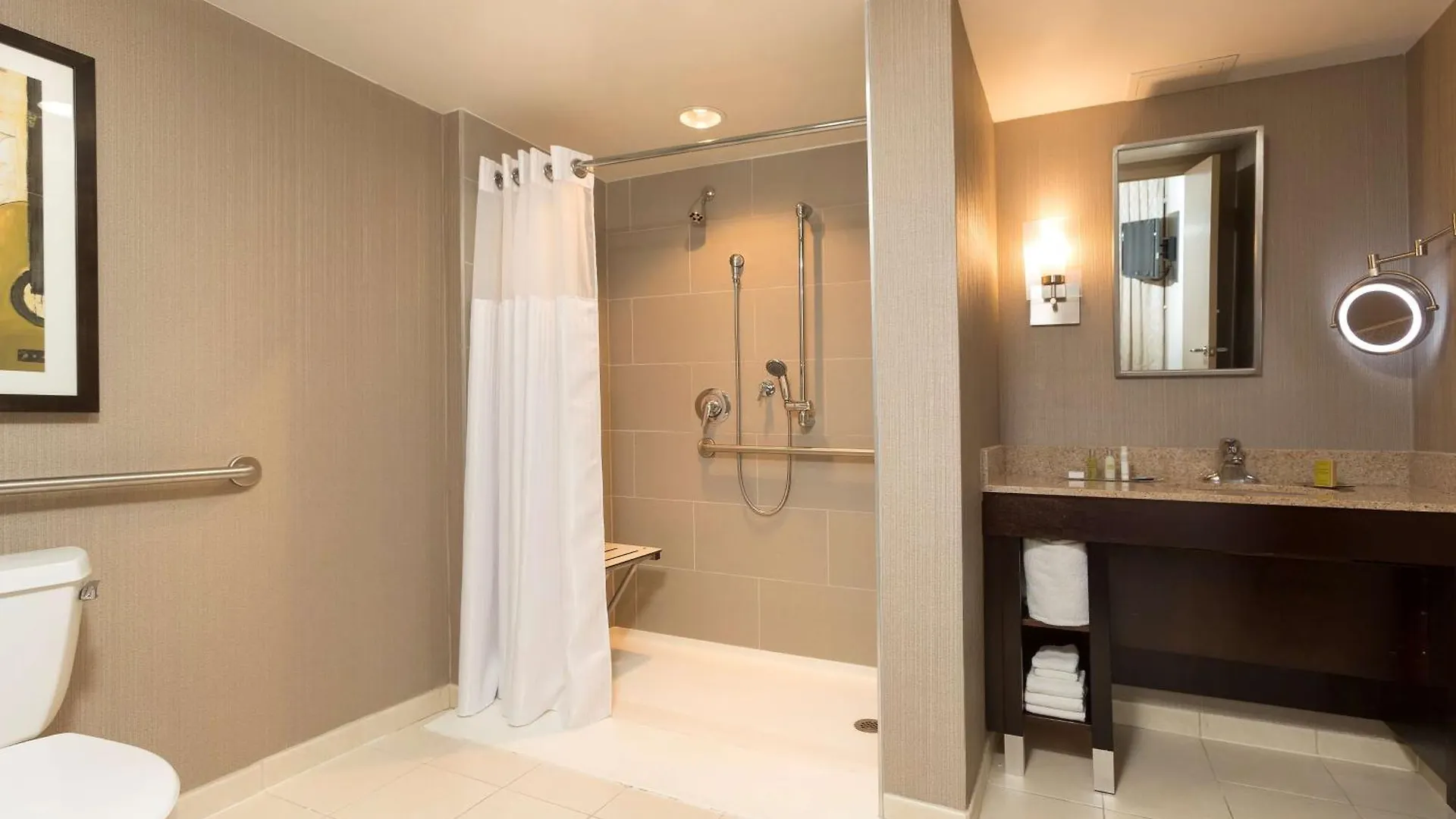 Hotel Doubletree Suites By Hilton Nashville Airport