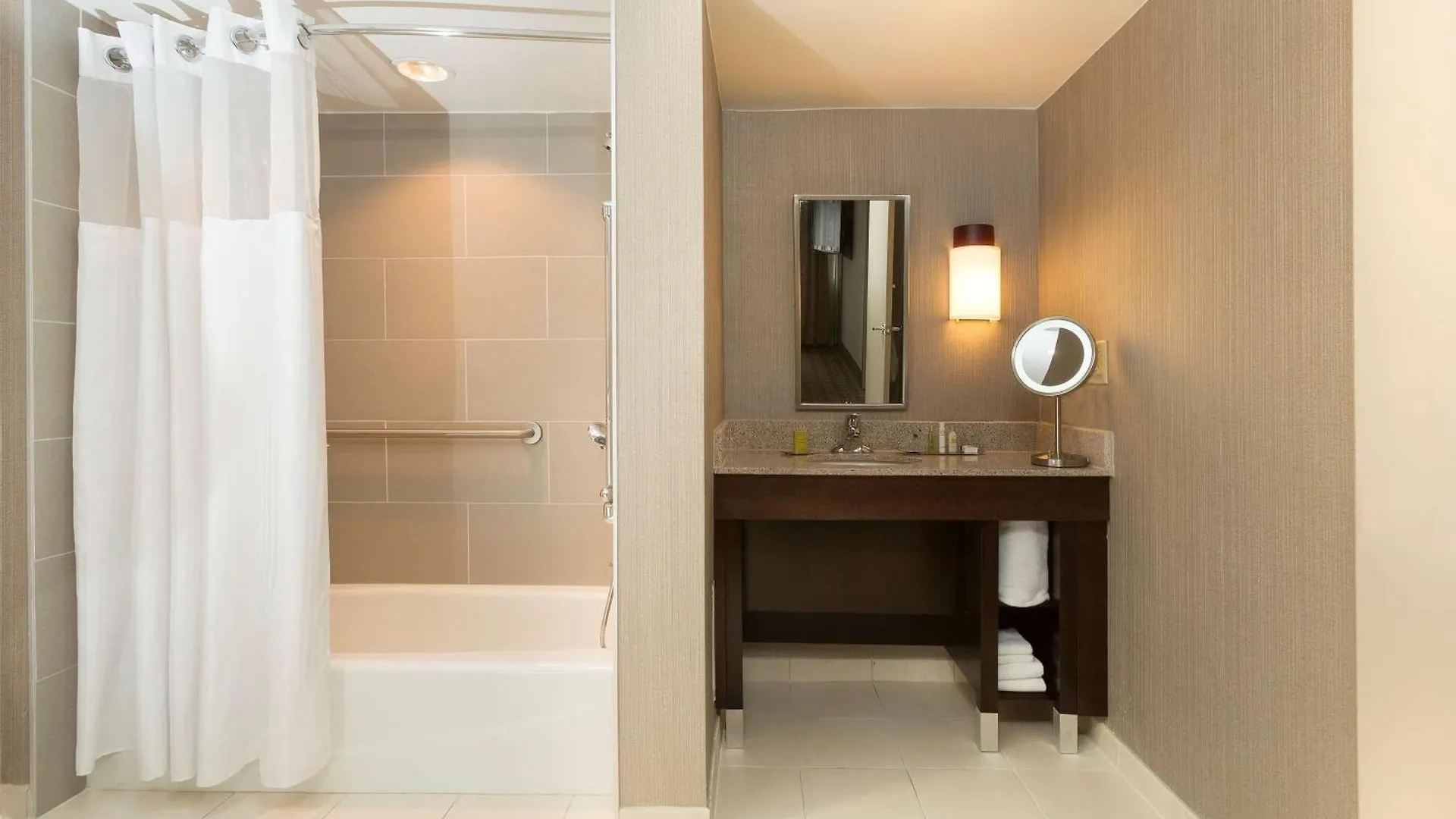 Doubletree Suites By Hilton Nashville Airport