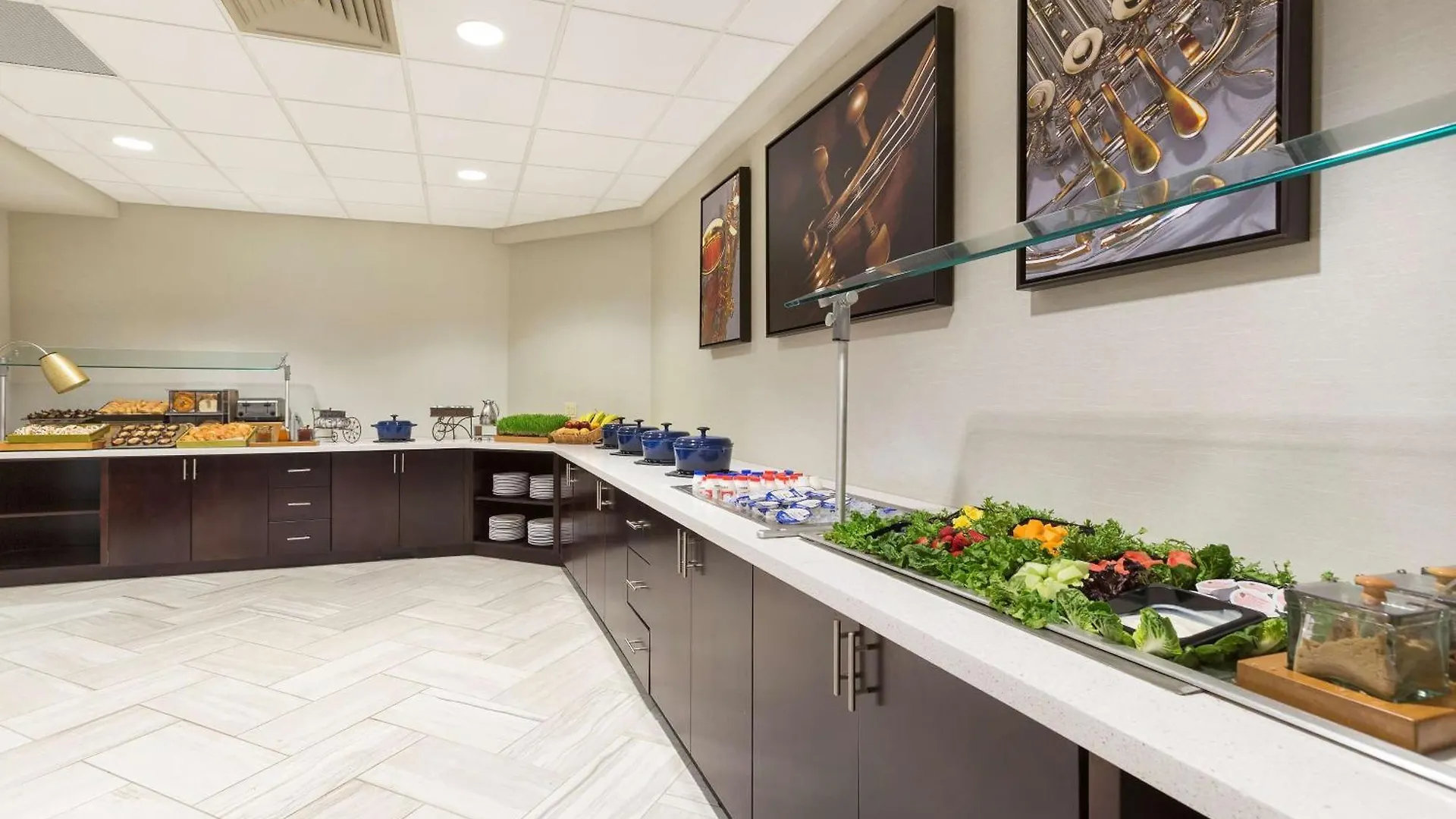 Doubletree Suites By Hilton Nashville Airport 3*,