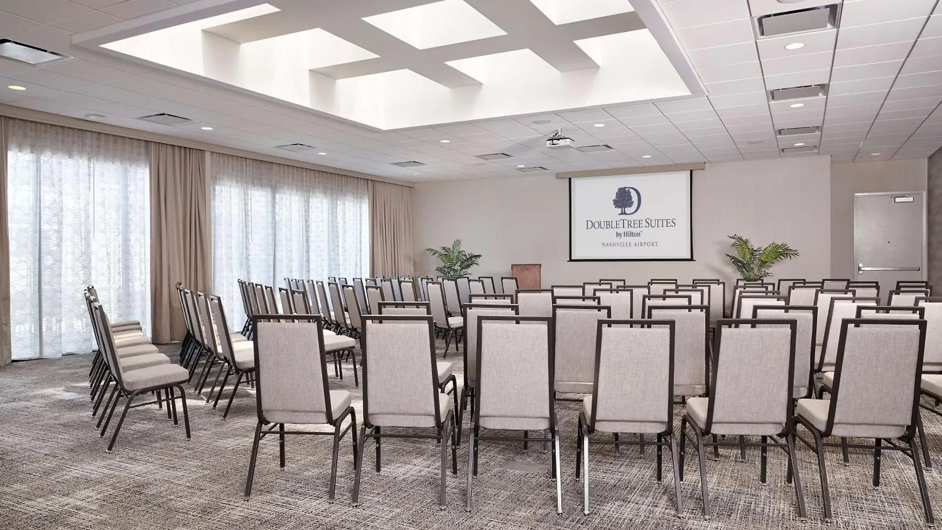 Doubletree Suites By Hilton Nashville Airport Hotel