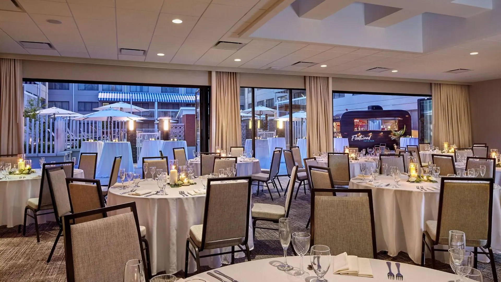 Doubletree Suites By Hilton Nashville Airport Hotel