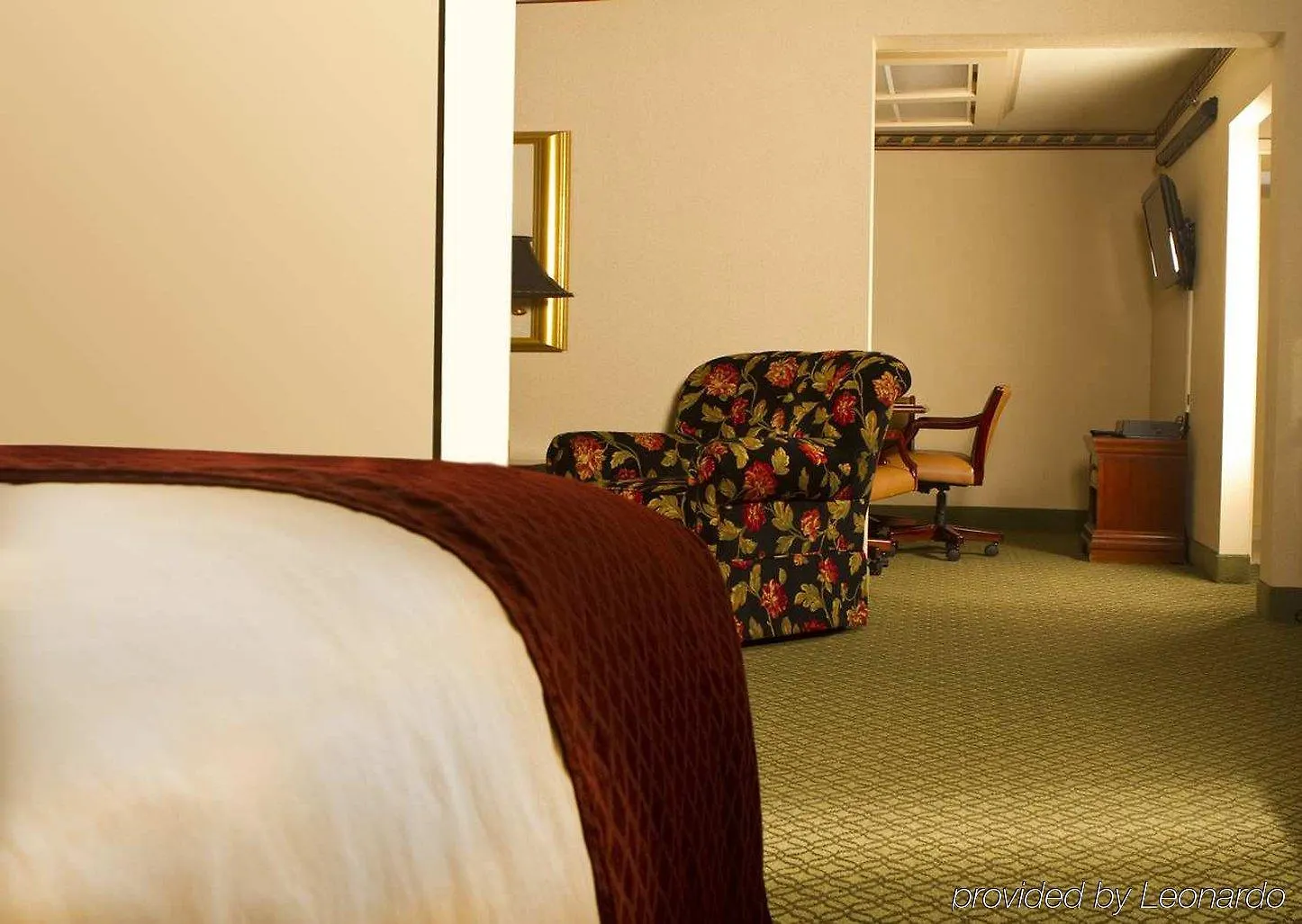 Doubletree Suites By Hilton Nashville Airport Hotel